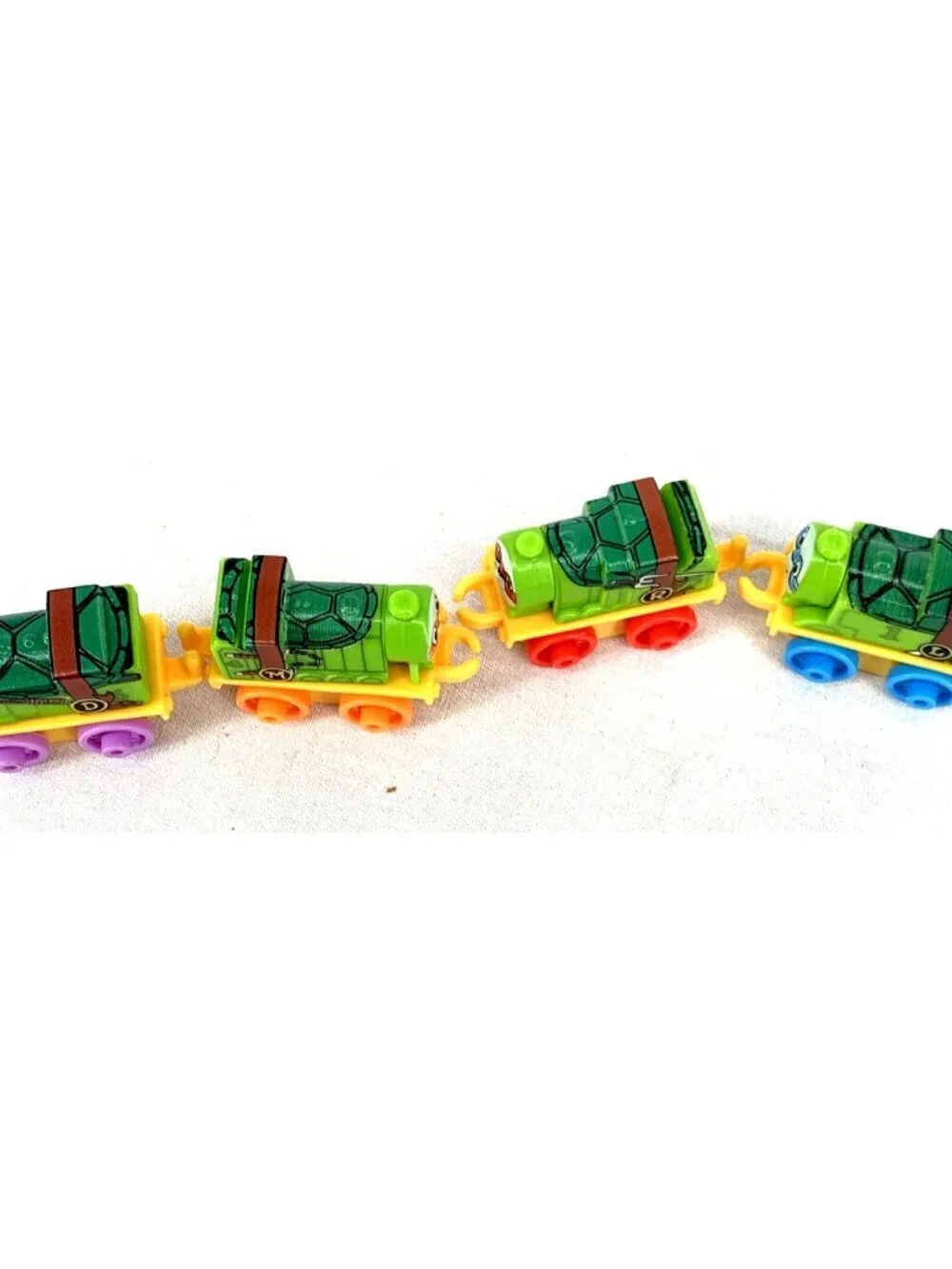 Micro Mini Trains Ninja Turtles Assorted 2012 Plastic Lot of 16